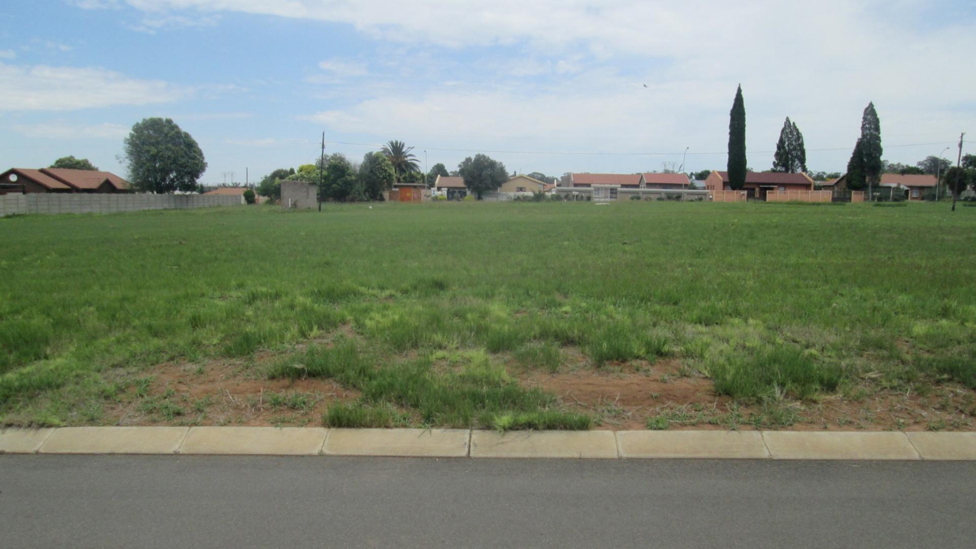 Front View of property in Struisbult