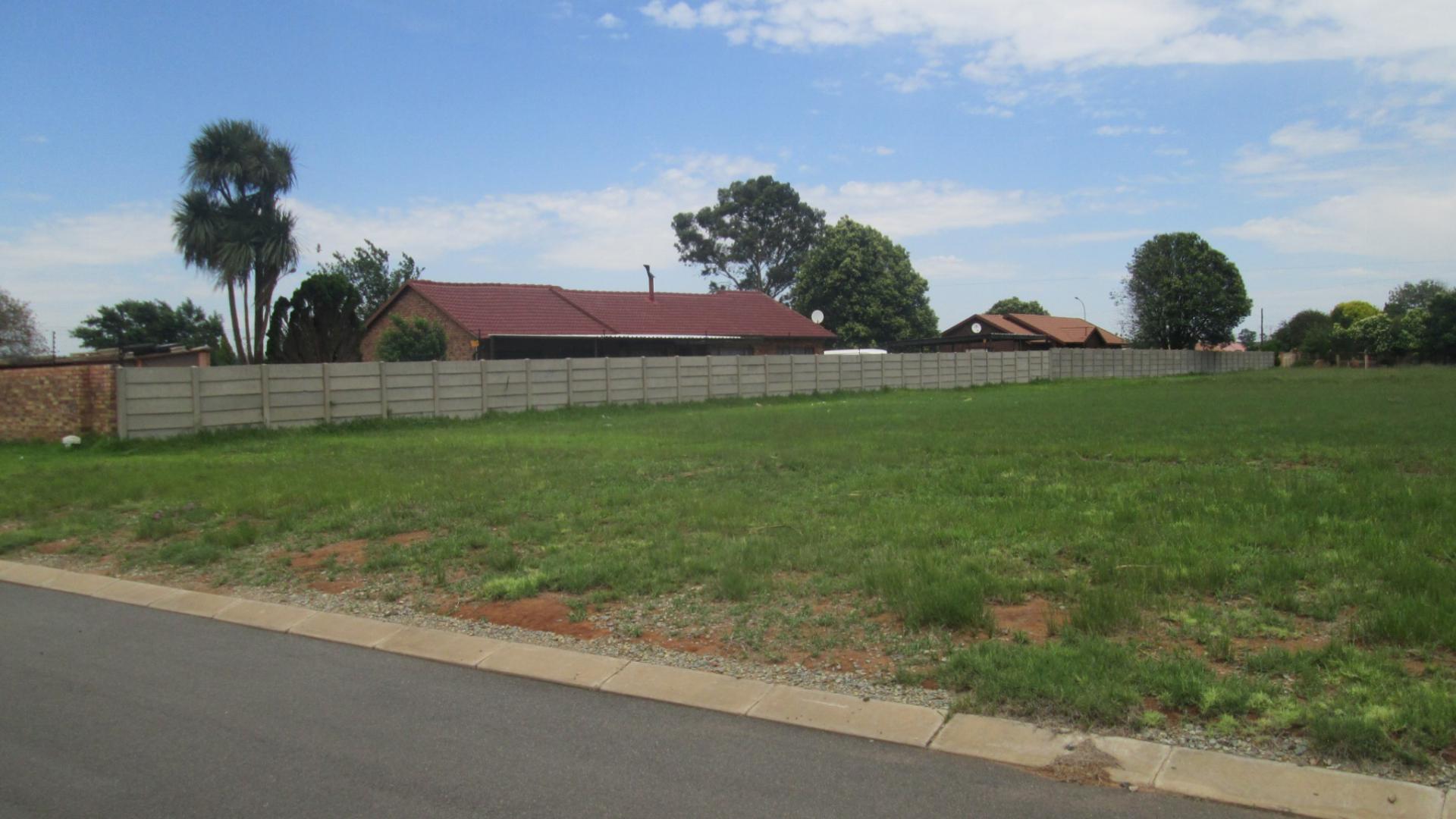 Front View of property in Struisbult