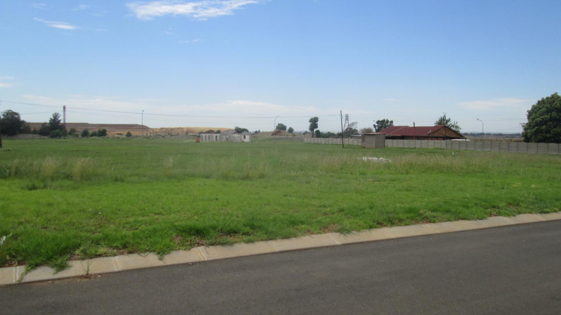 Front View of property in Struisbult