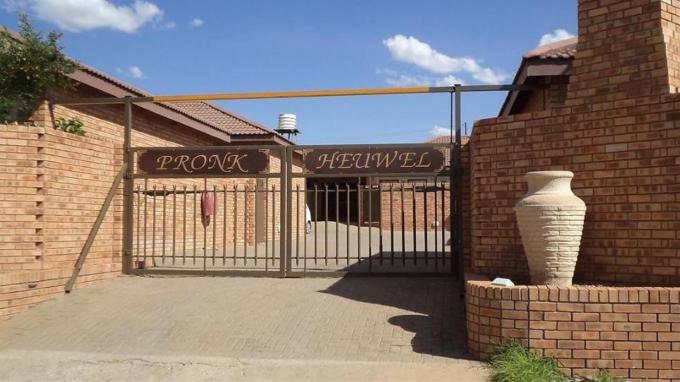 3 Bedroom Simplex for Sale For Sale in Boshof - Home Sell - MR150307