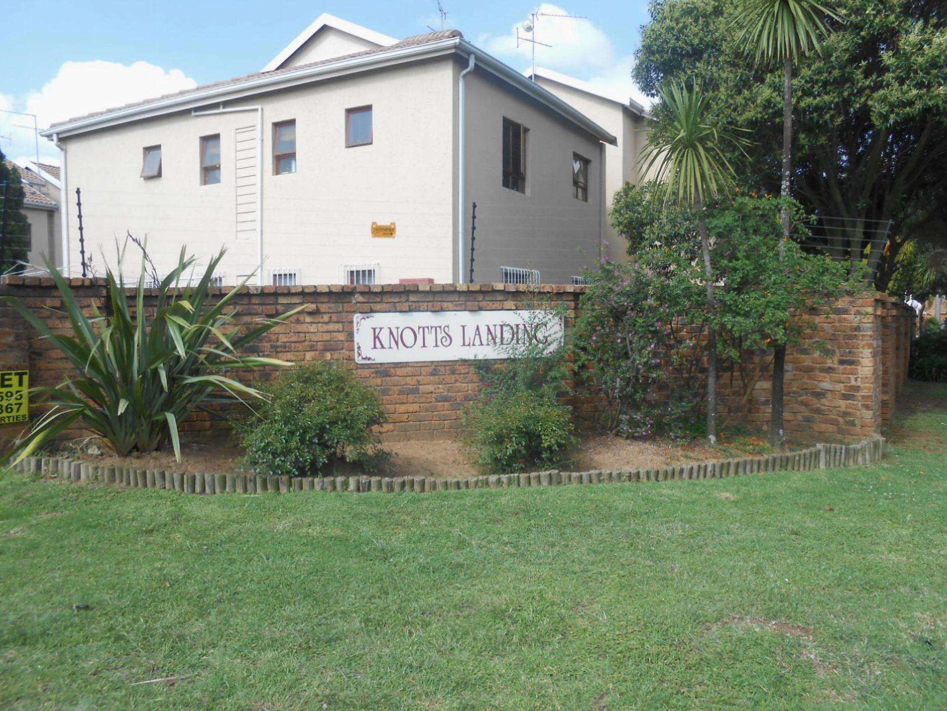 Front View of property in Glenmarais (Glen Marais)