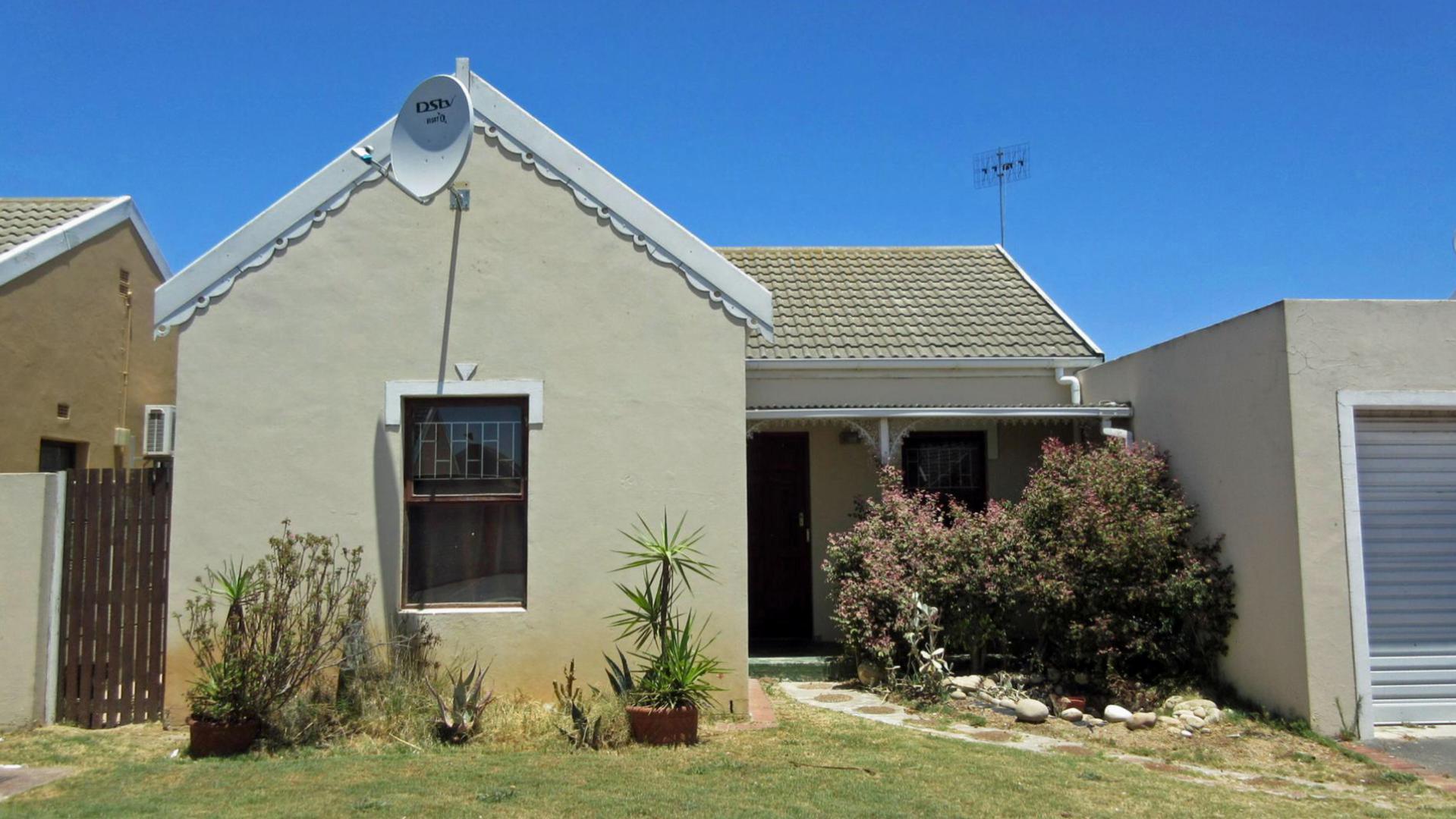 Front View of property in Kraaifontein