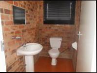 Guest Toilet - 3 square meters of property in Vaalmarina