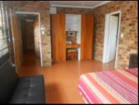 Main Bedroom - 21 square meters of property in Vaalmarina