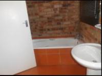 Main Bathroom - 8 square meters of property in Vaalmarina
