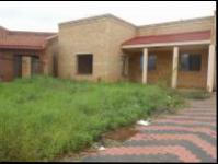 6 Bedroom 4 Bathroom House for Sale for sale in Lenasia