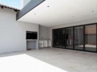 Patio - 29 square meters of property in The Meadows Estate