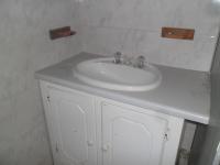 Bathroom 2 of property in Geelhoutpark