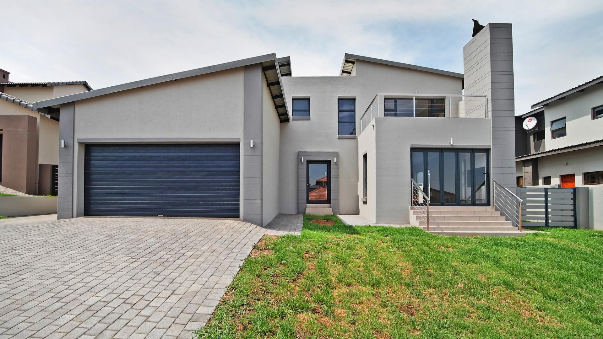 Front View of property in Heron Hill Estate