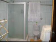 Main Bathroom - 5 square meters of property in Bluff