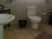 Bathroom 1 - 7 square meters of property in Hartebeesfontein