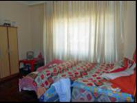 Main Bedroom - 18 square meters of property in Crosby
