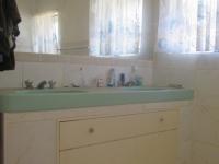 Bathroom 1 - 10 square meters of property in Vereeniging