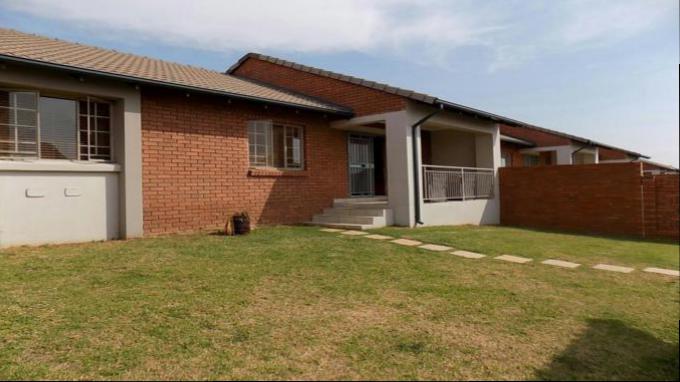 3 Bedroom Sectional Title for Sale For Sale in Mooikloof - Home Sell - MR150755