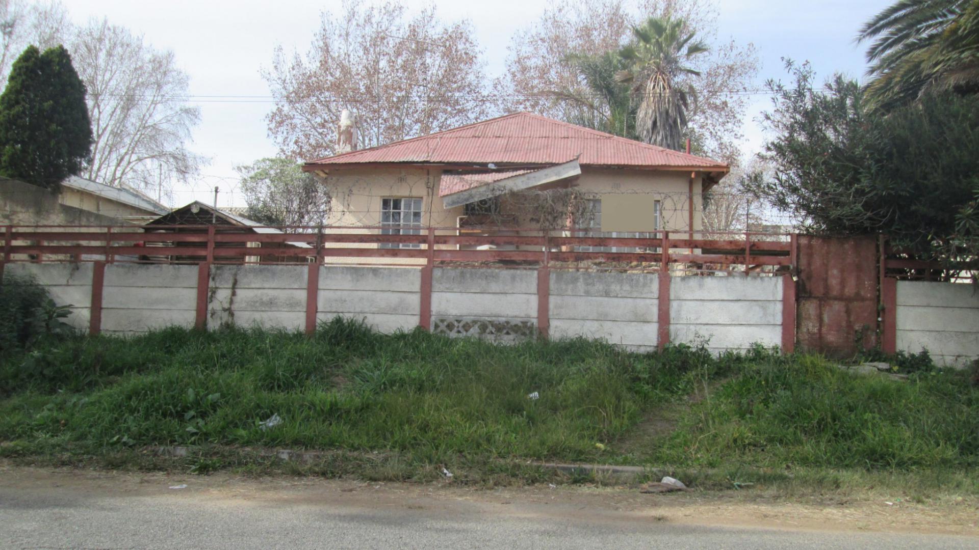 Front View of property in West Turffontein