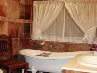 Bathroom 2 - 9 square meters of property in Emalahleni (Witbank) 
