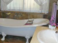 Bathroom 2 - 9 square meters of property in Emalahleni (Witbank) 