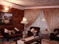 Lounges - 113 square meters of property in Emalahleni (Witbank) 