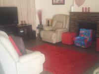 Lounges - 29 square meters of property in Witfield