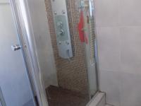 Main Bathroom - 5 square meters of property in Reyno Ridge