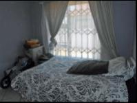 Bed Room 1 - 8 square meters of property in Protea Glen