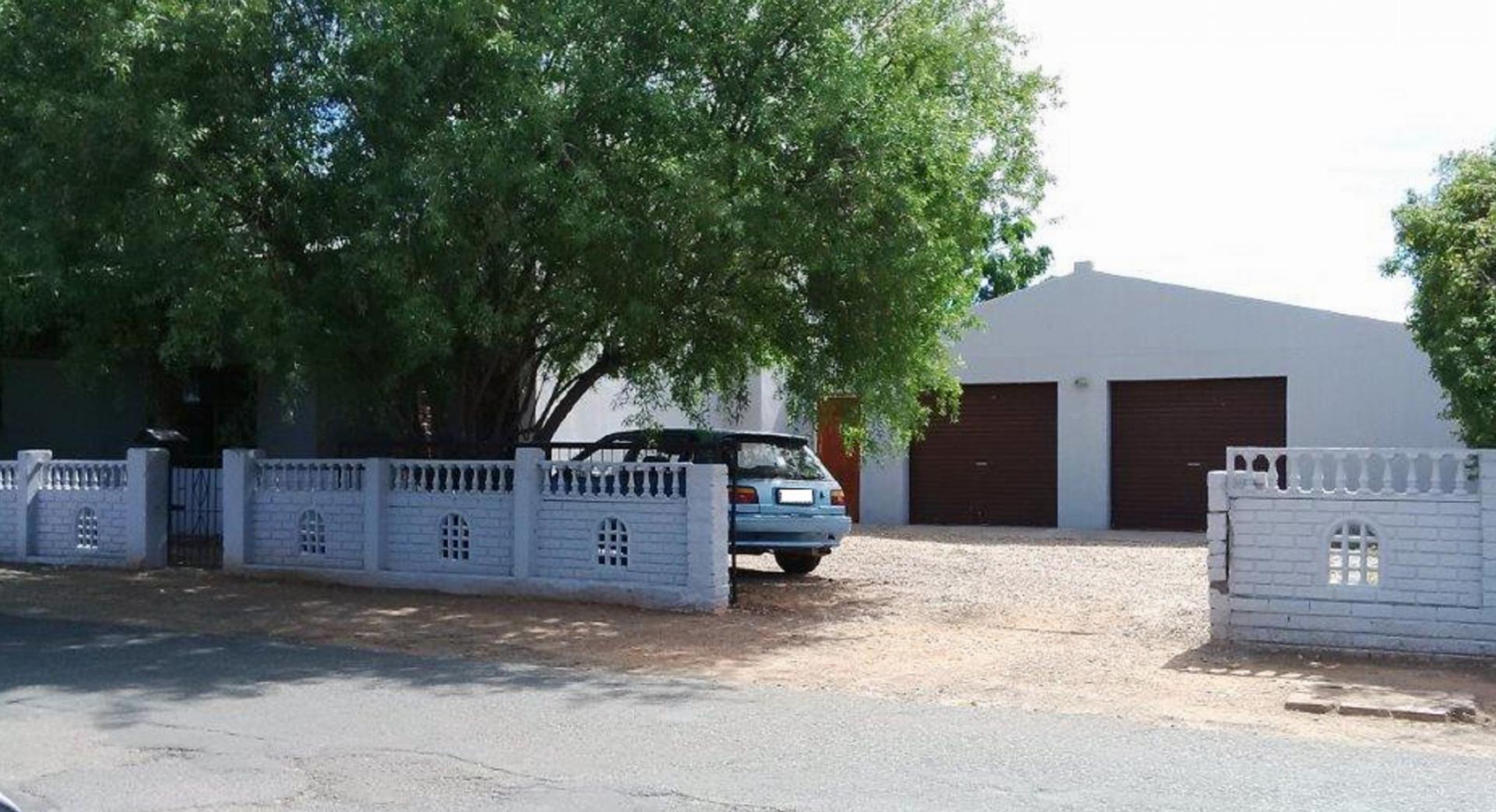 Front View of property in Oudtshoorn