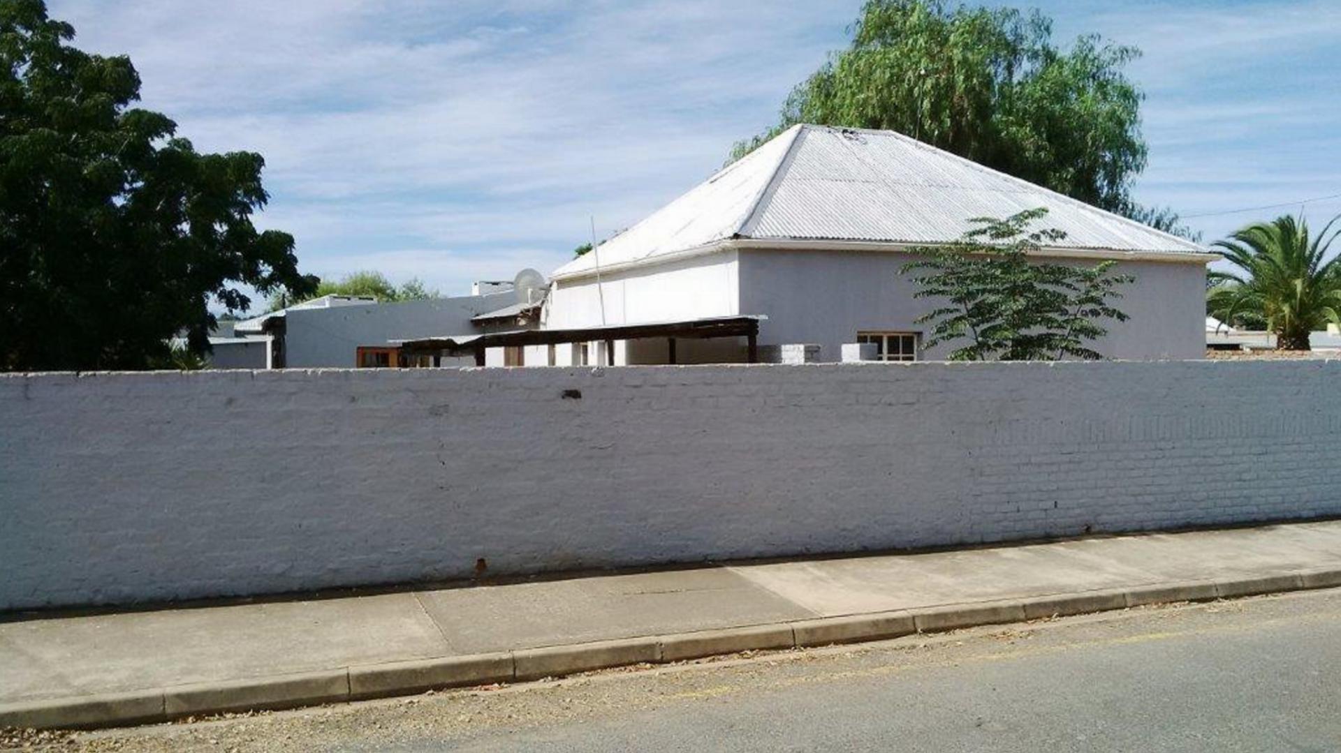 Front View of property in Oudtshoorn