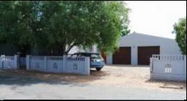 Front View of property in Oudtshoorn