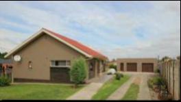 Front View of property in Oudtshoorn