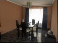 Dining Room - 10 square meters of property in Vosloorus