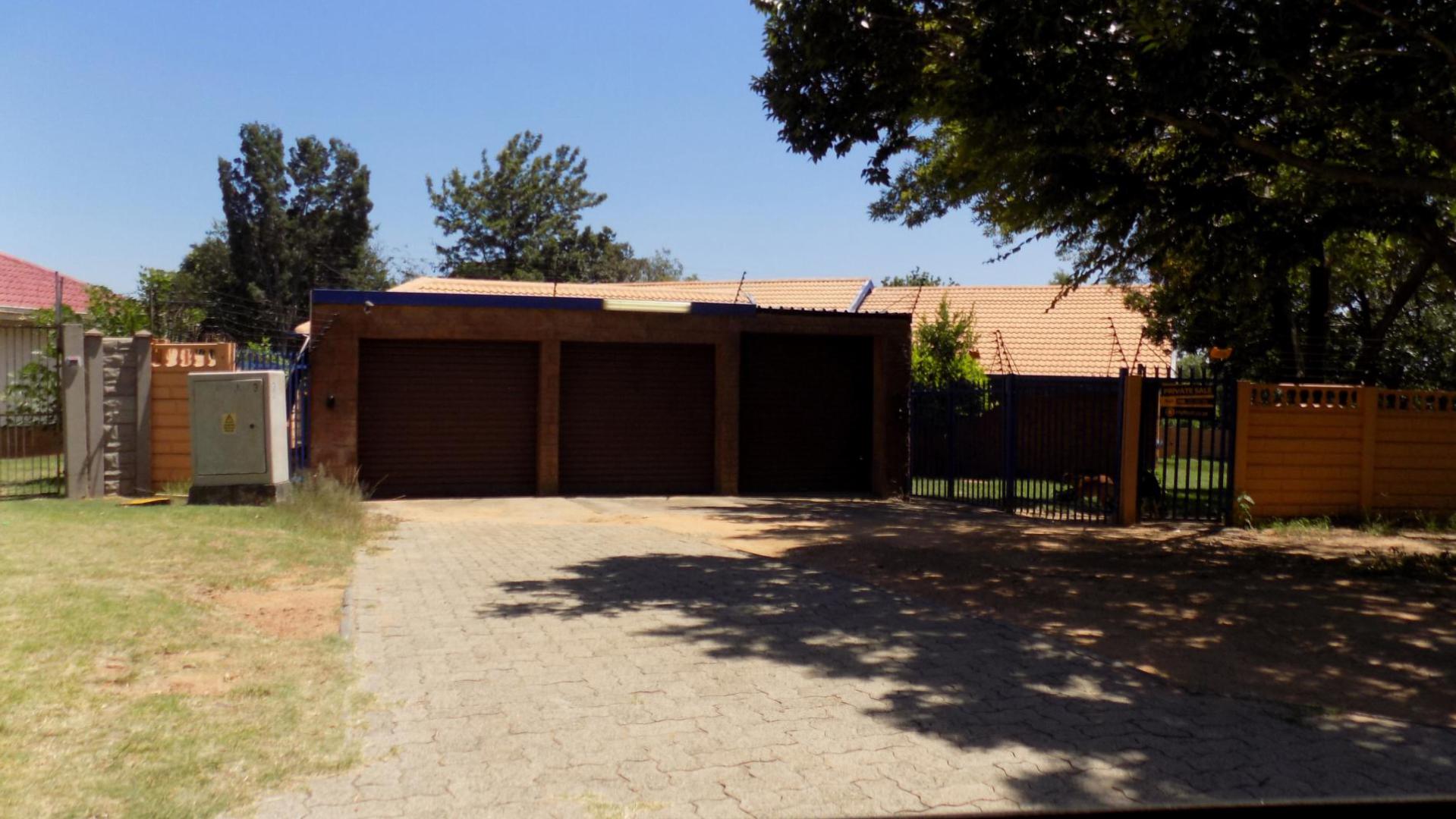 Front View of property in Emalahleni (Witbank) 