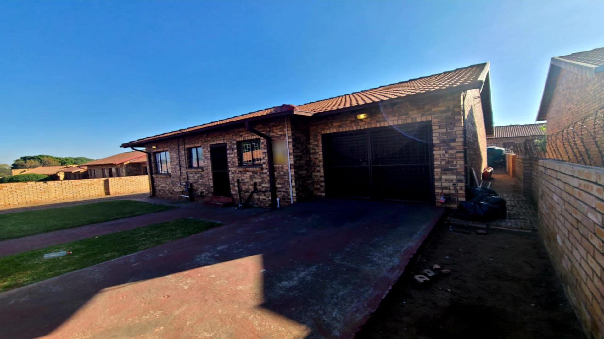 Front View of property in Emalahleni (Witbank) 