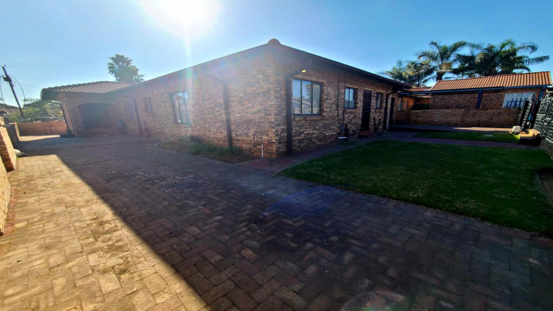 Front View of property in Emalahleni (Witbank) 