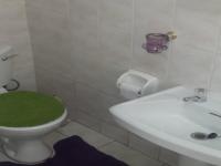 Main Bathroom - 7 square meters of property in Safarituine