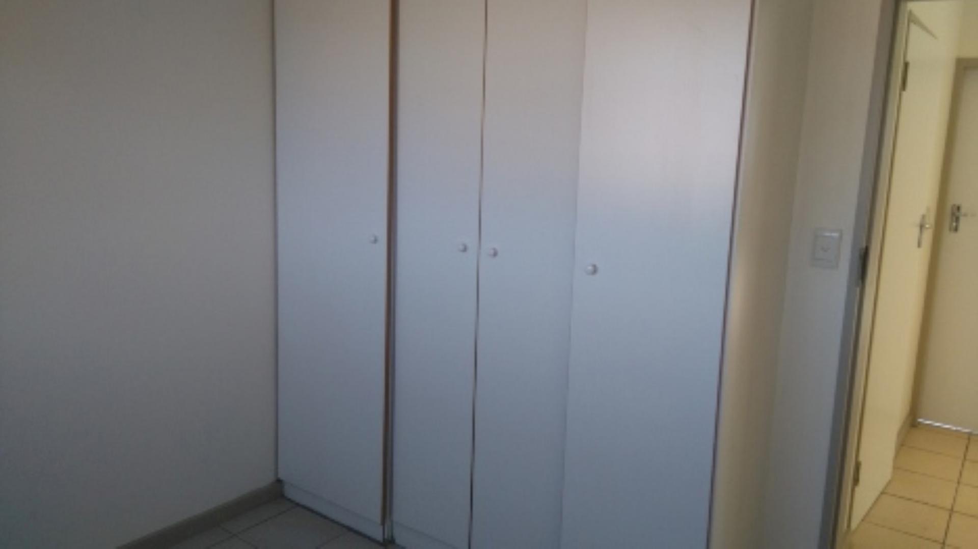 Main Bedroom - 12 square meters of property in Zwartkop