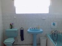 Bathroom 1 - 10 square meters of property in Naauwpoort (NW)