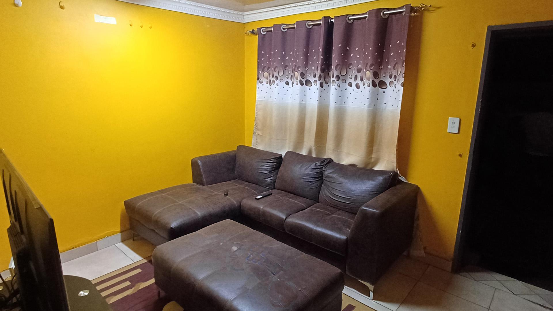 Lounges of property in Kudube