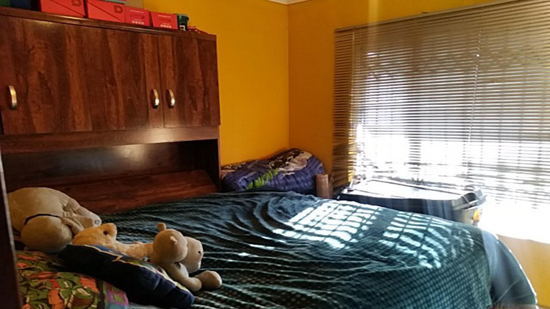 Bed Room 1 of property in Kudube