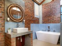 Bathroom 1 - 10 square meters of property in Boardwalk Meander Estate