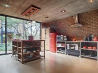 Kitchen - 25 square meters of property in Boardwalk Meander Estate