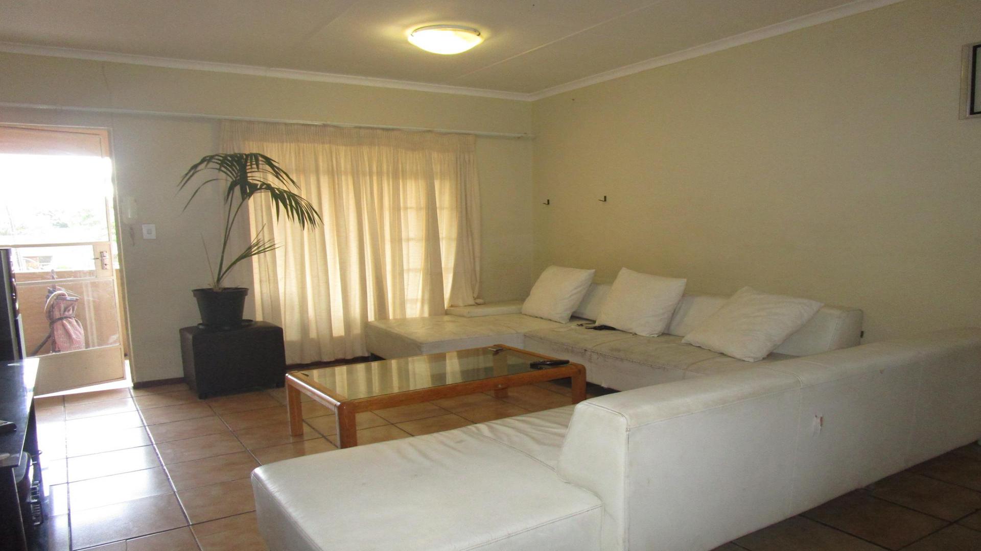 Lounges - 23 square meters of property in Kempton Park