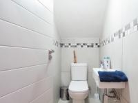 Guest Toilet - 3 square meters of property in Heron Hill Estate