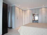 Main Bedroom - 25 square meters of property in Heron Hill Estate