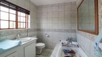 Bathroom 1 - 10 square meters of property in Moreletapark