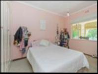 Bed Room 1 - 15 square meters of property in Randburg