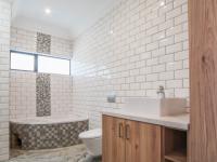 Bathroom 1 of property in Silver Lakes Golf Estate