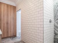 Bathroom 1 of property in Silver Lakes Golf Estate