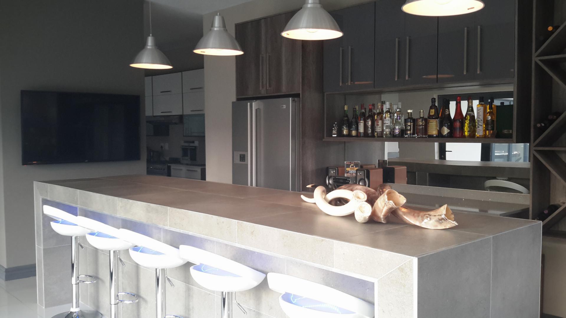 Kitchen of property in Lombardy Estate