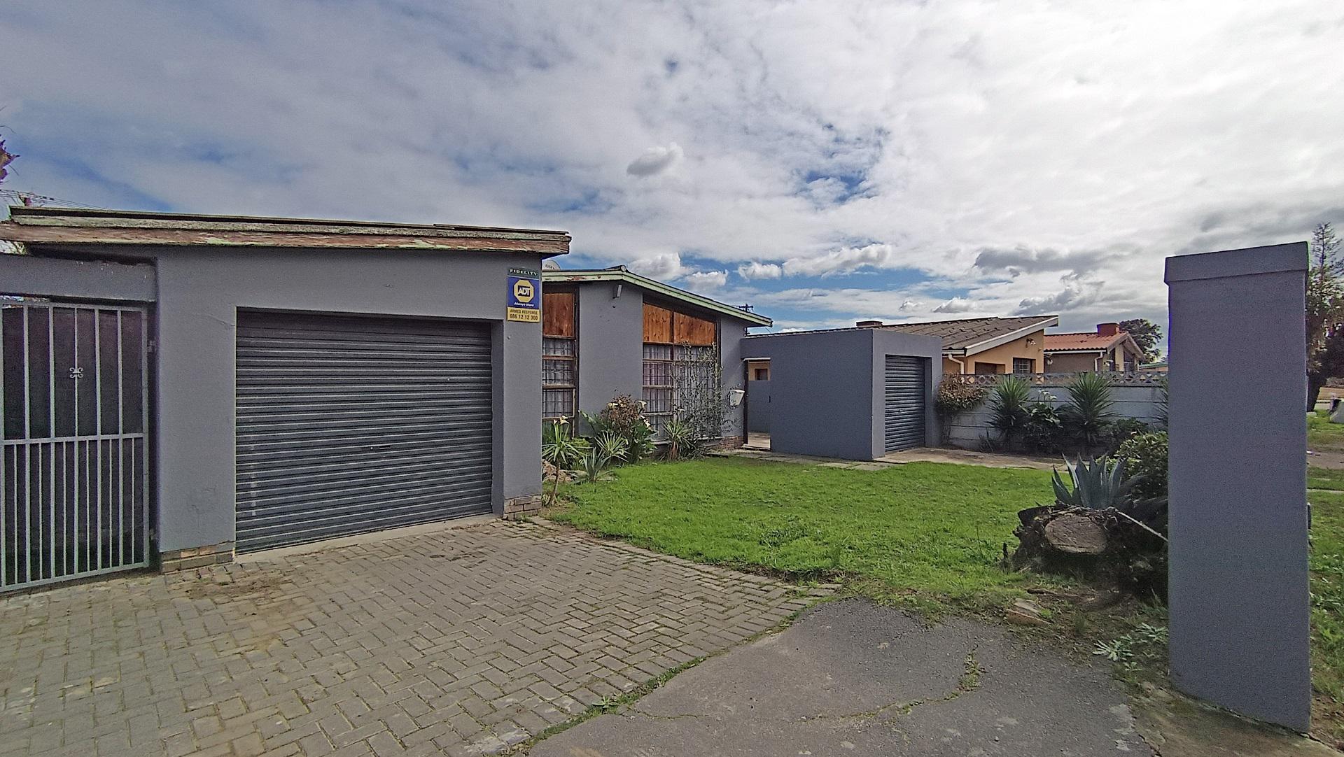 Front View of property in Kraaifontein