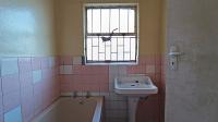 Bathroom 2 - 5 square meters of property in Kraaifontein